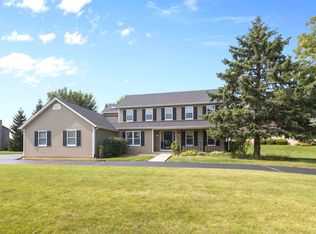 39W450 Abilene Trl, Elgin, IL 60124