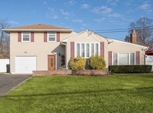 1335 Elayne Ave, Bay Shore, NY 11706