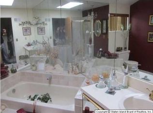 382 Nome Ave, Staten Island, NY 10314