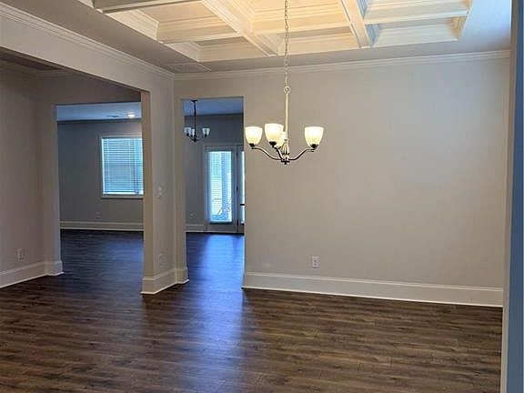 5th image of 630 Garnet Dr