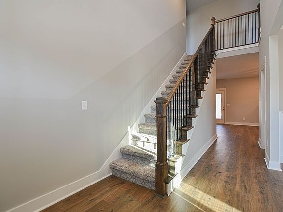 2nd image of 1519 Kingbird Dr