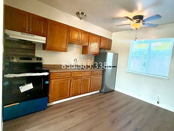4th image of 1064 Williams St