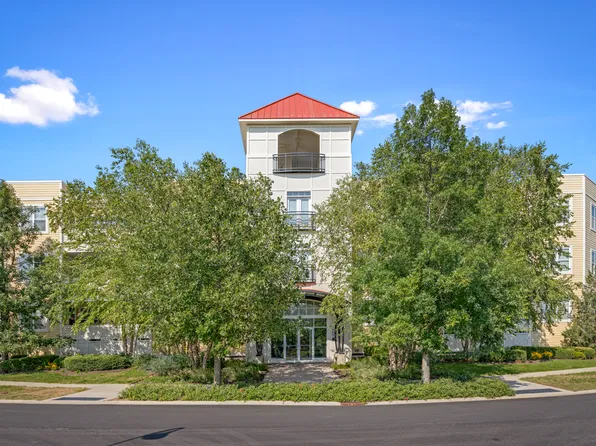 977 Harris Rd #113, Grayslake, IL 60030