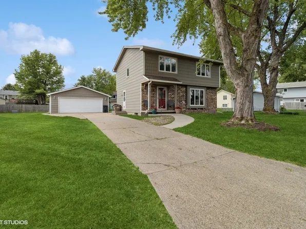 1304 7th St NW, Altoona, IA 50009