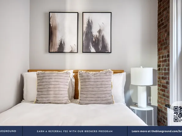 273 West 10th Street image 9 of 18