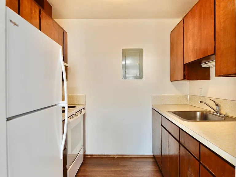 10525 Midvale Ave N #302 — Photo 4