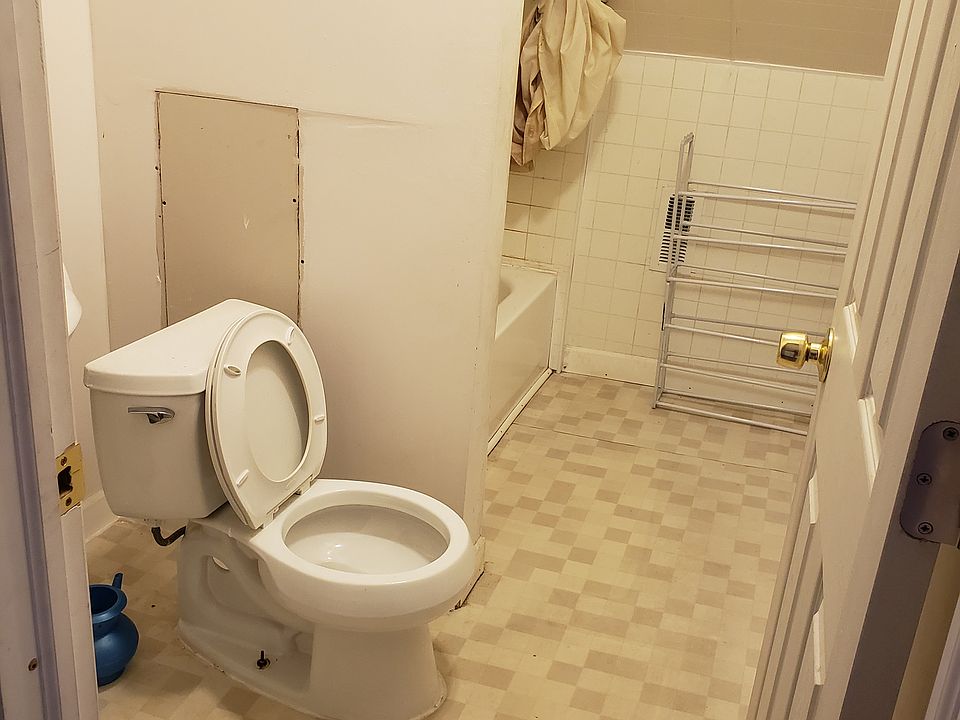 1st image of 3060 Belmont St
