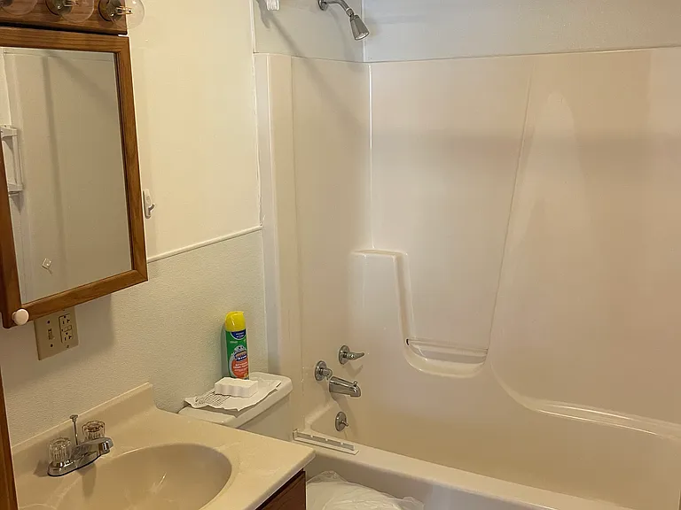 300 E 2nd St #4 — Photo 5
