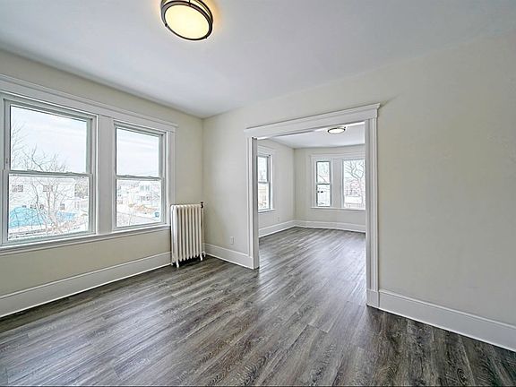 4th image of 50 Wilshire St