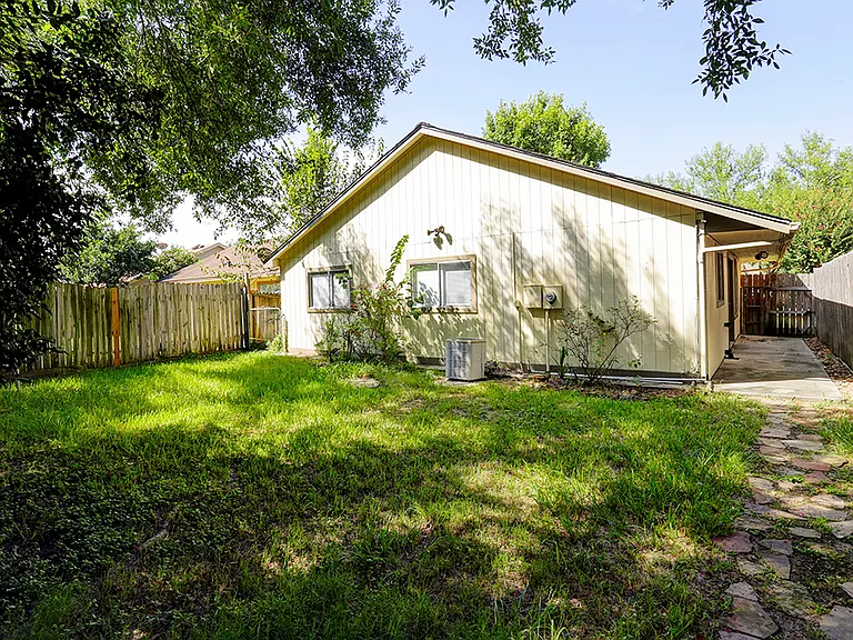 12706 Monaco Rd — Photo 10