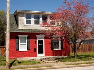 409 E B St, Belleville, IL 62220