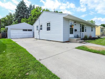 1215 12th St N, Moorhead, MN, 56560