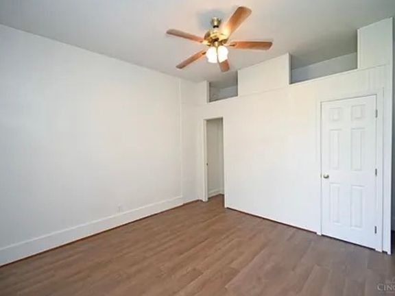 5th image of 142 E Walnut St Suite 1