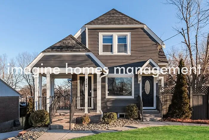 3424 Ridgewood Ave — Photo 1