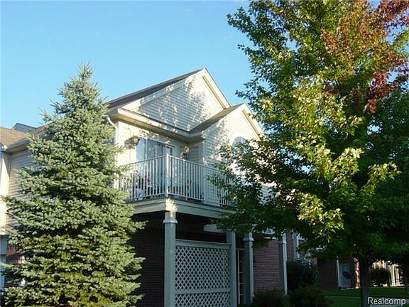 2nd image of 23200 Chesapeake Cir #1
