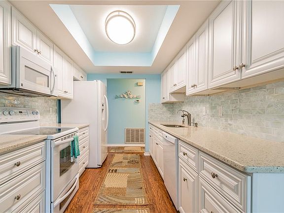 5th image of 1520 Leland Dr #27