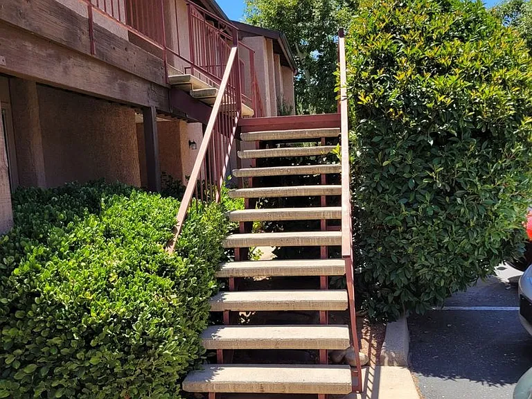 250 Sunset Dr #19 — Photo 3