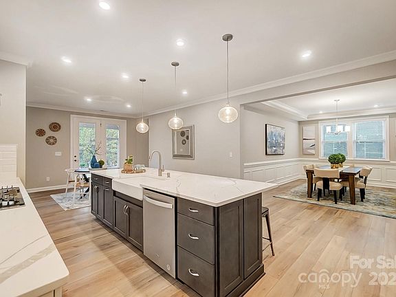 3rd image of 9633 Liberty Hill Dr
