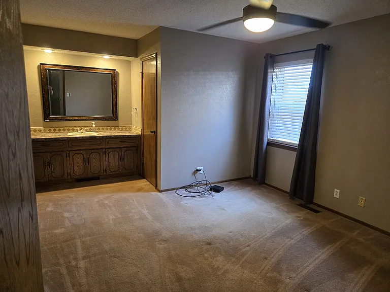 5625 Fountain Head Dr — Photo 15