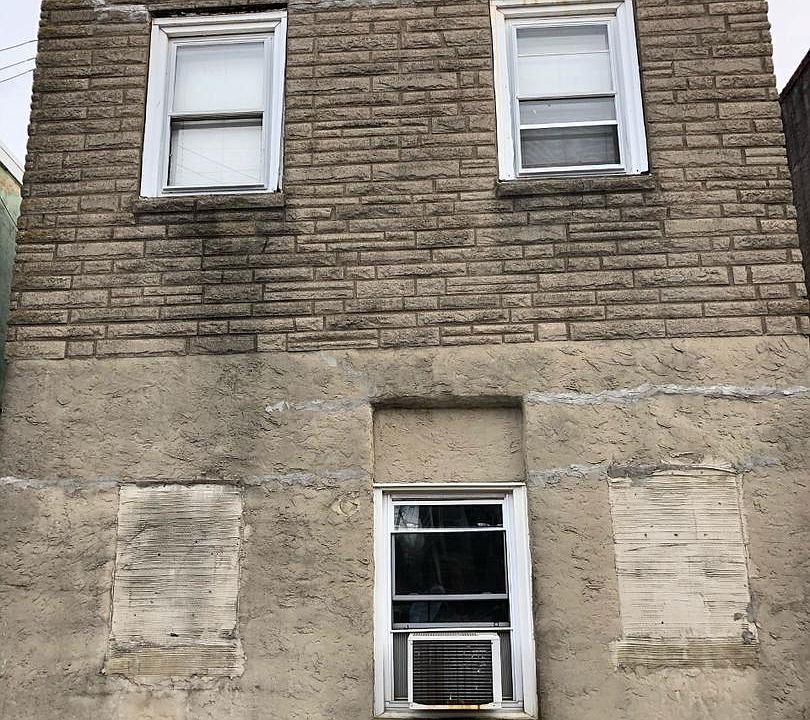 2nd image of 2919 W 3rd St