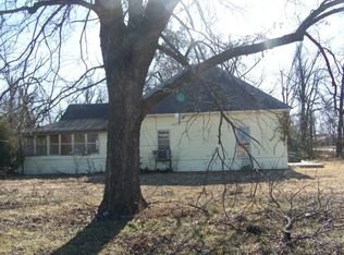 207 S Cedar St, Nowata, OK 74048