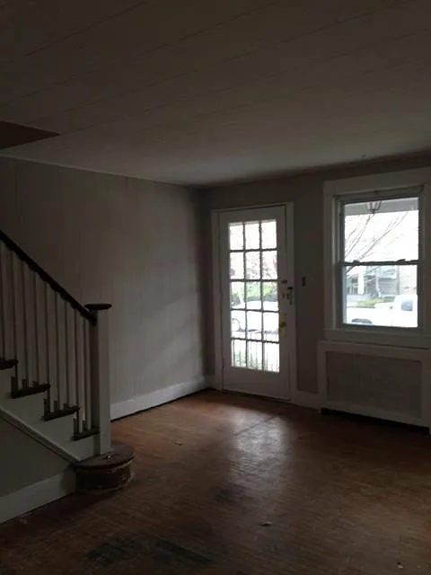 3 bed, 1100 sqft, $2,400 — Photo 3