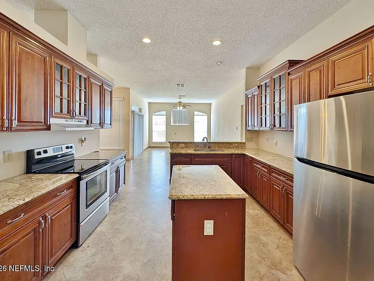 2413 Cedar Trace Dr W — Photo 11