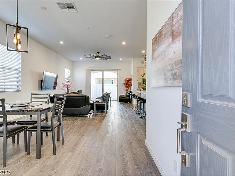 209 Coltrane Canyon Ave — Photo 1