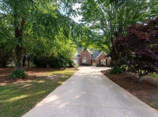 6127 Saddlehorse Dr, Flowery Branch, GA 30542