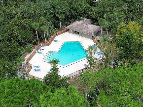 5th image of 374 Gleneagles Dr