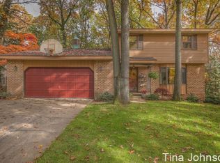 2356 Glen Valley Dr NW, Grand Rapids, MI 49544