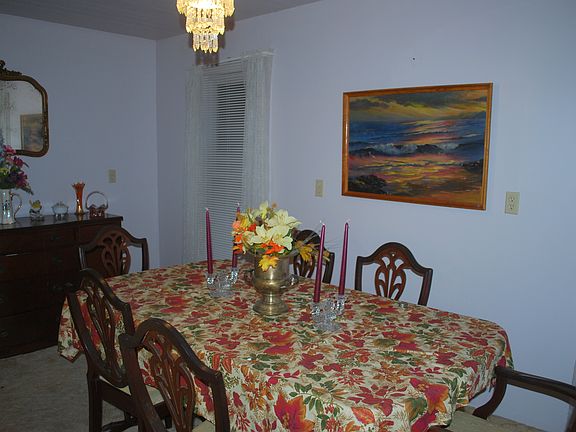 5th image of 54 Riverview Cir