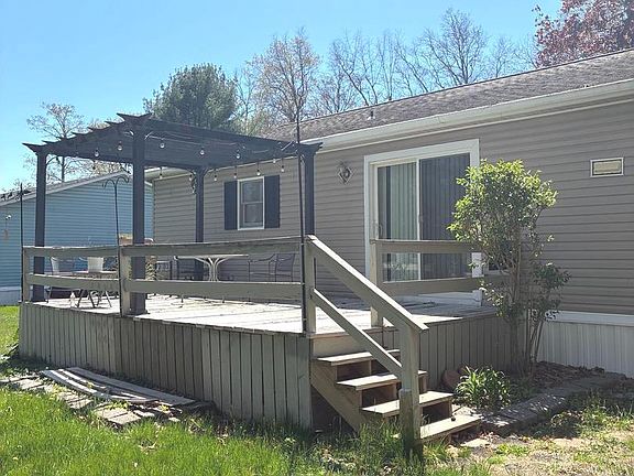 3rd image of 722 Dogwood Dr