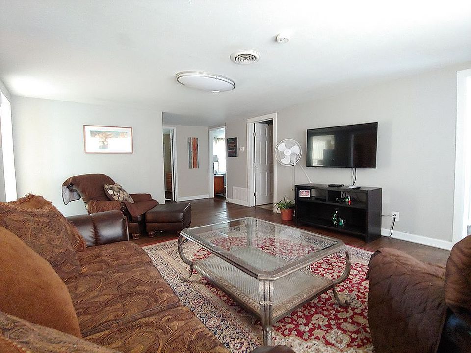 Cozy Comfortable Quiet Furn.