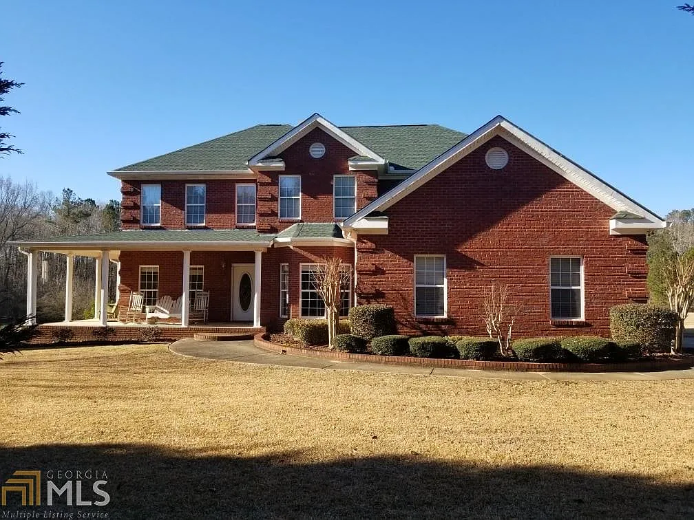 219 Valley Way photo 1