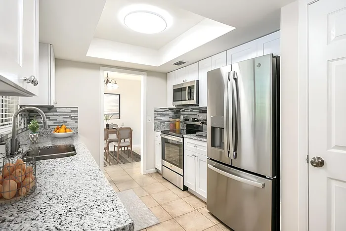 7226 Pleasant Dr — Photo 3