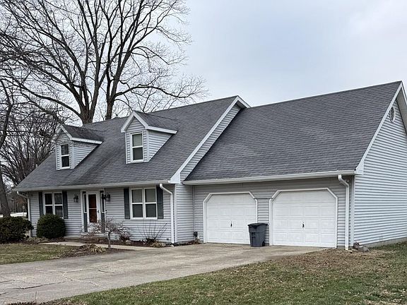 3rd image of 204 Plumtree Dr