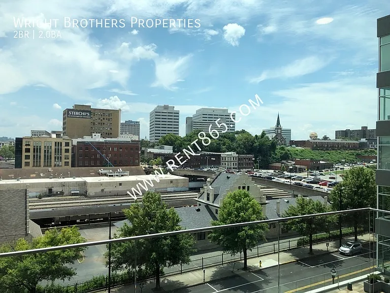 333 W Depot Ave #401 — Photo 7