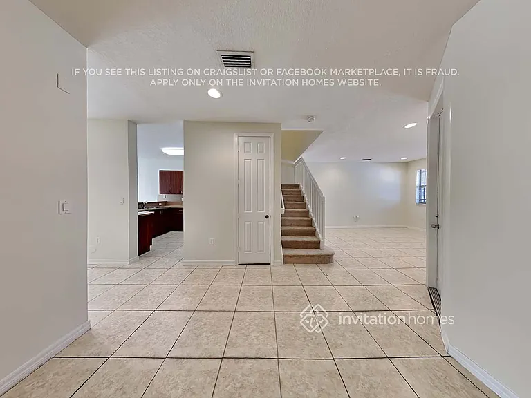 568 NE 35th Ave — Photo 9