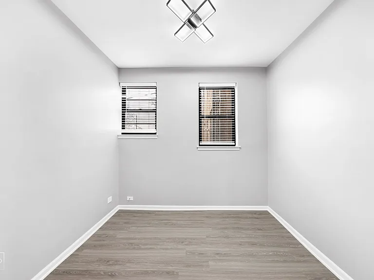 5015 S Champlain — Photo 9