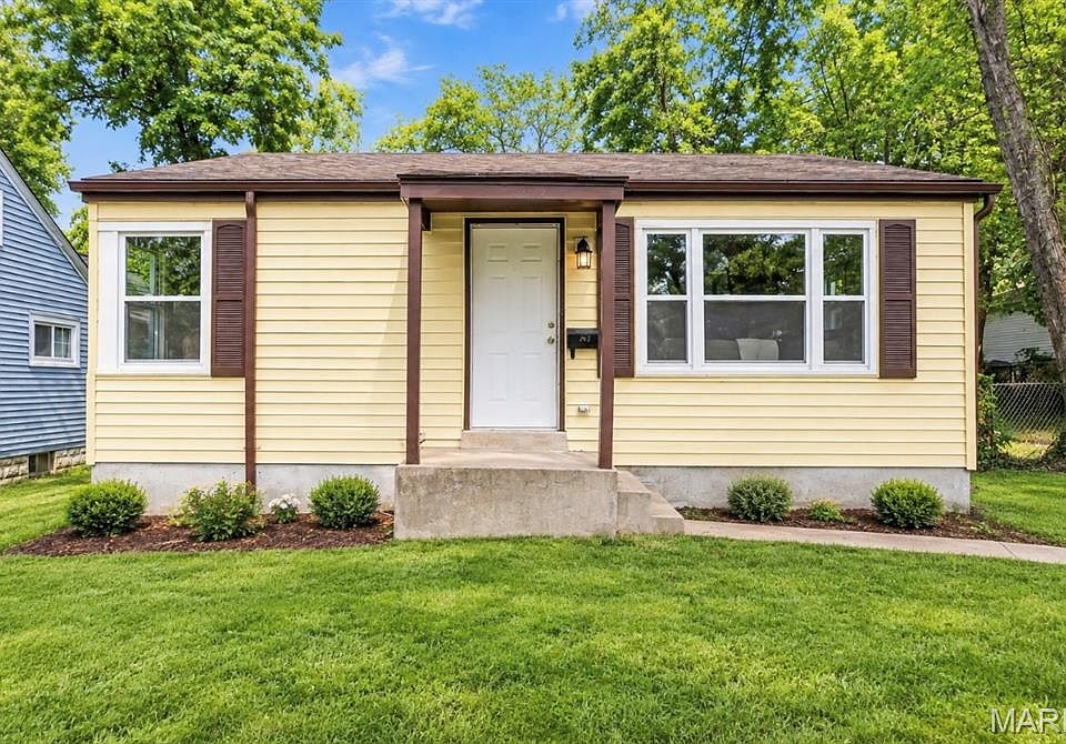 1st image of 609 Clover Ln