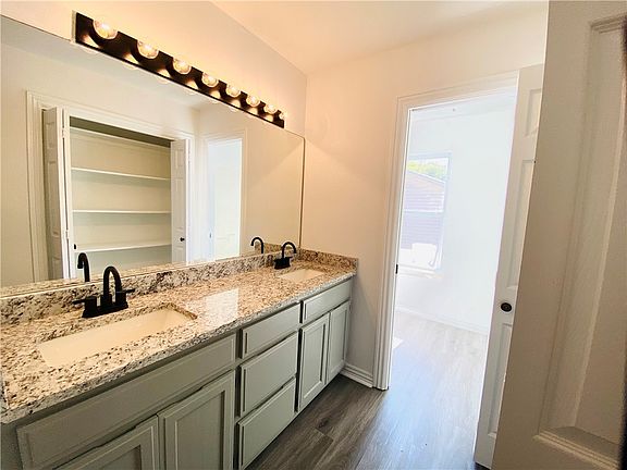 5th image of 56 Saint John Pl