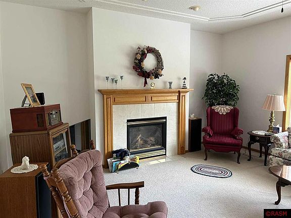 2nd image of 506 11th Ave NW