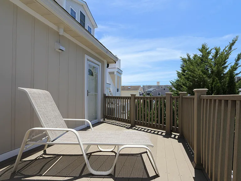 14 N Adams Ave — Photo 48