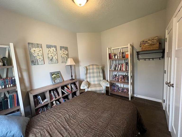 Hillshire Dr — Photo 10
