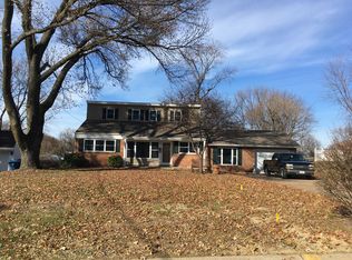 10943 Saint Boniface Ln, Saint Ann, MO 63074