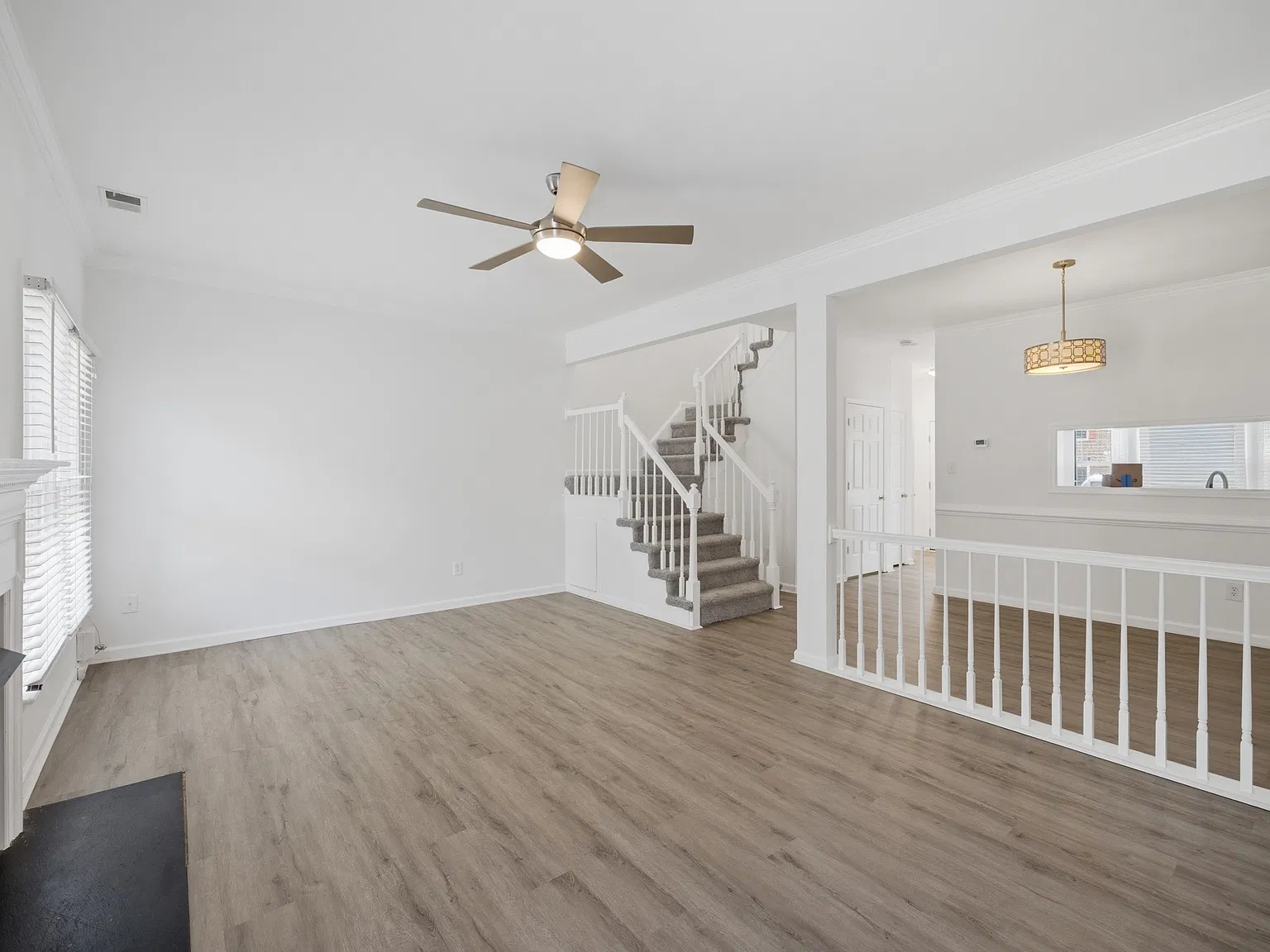 Creekside Crescent 748 - 1 — Photo 4