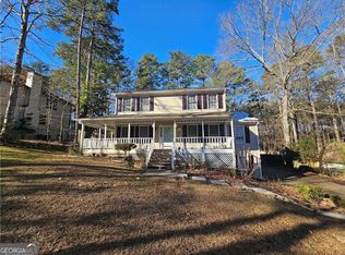 827 Pine Ridge Dr, Stone Mountain, GA 30087