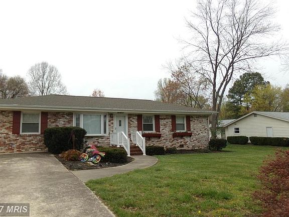2nd image of 820 Salem Dr