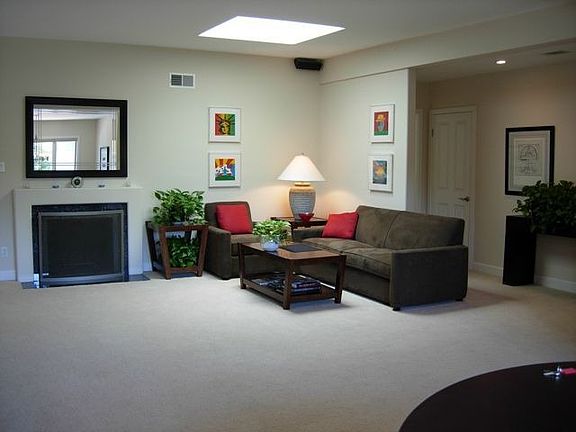 4th image of 2804 Westshire Dr